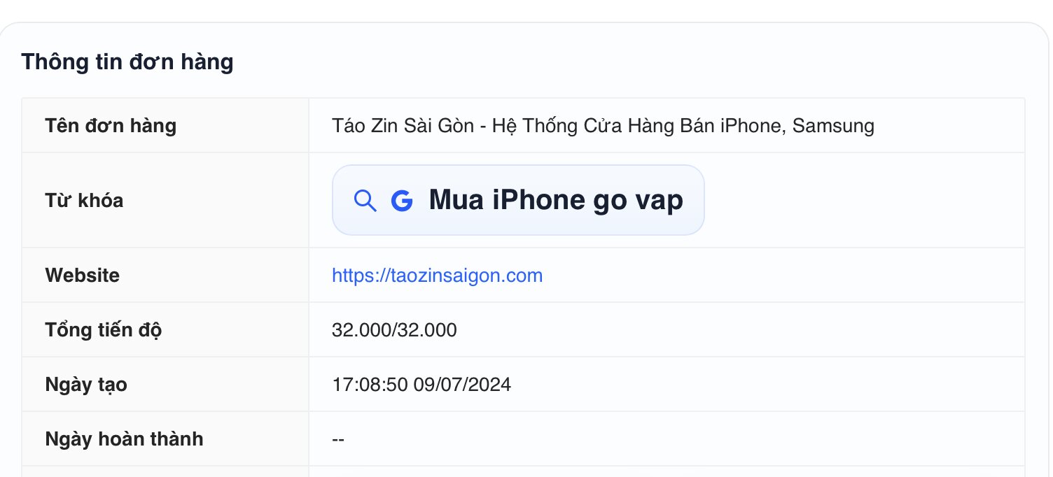 Khách hàng quan sát báo cáo SEO
